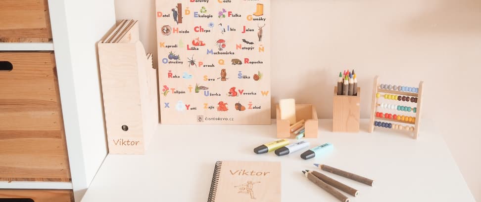Holzdekorationen_und_Accessoires_fur_Schulkinderzimmer