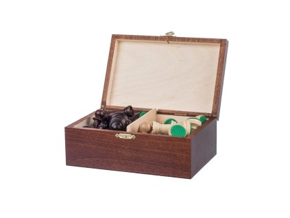 Holzfiguren in Box – Schach