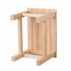 Quadratischer Holzhocker