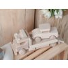 Schlepper aus Holz mit Auto