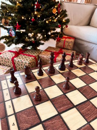 ♟️ Holzschach für kleine und große Spieler Schach hat seinen ganz eigenen Zauber. Es bringt die Familie zusammen, sorgt...